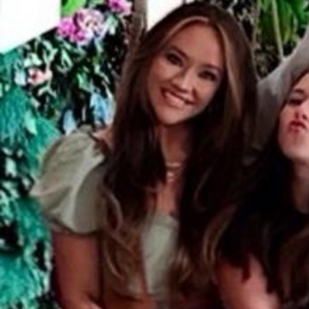 Meet your Posher, Lauren!